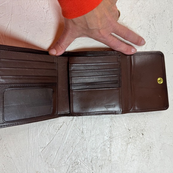 VTG Coach Brown Leather Trifold Wallet Coin Purse‎ Kiss Lock Snap Closure - Picture 3 of 6